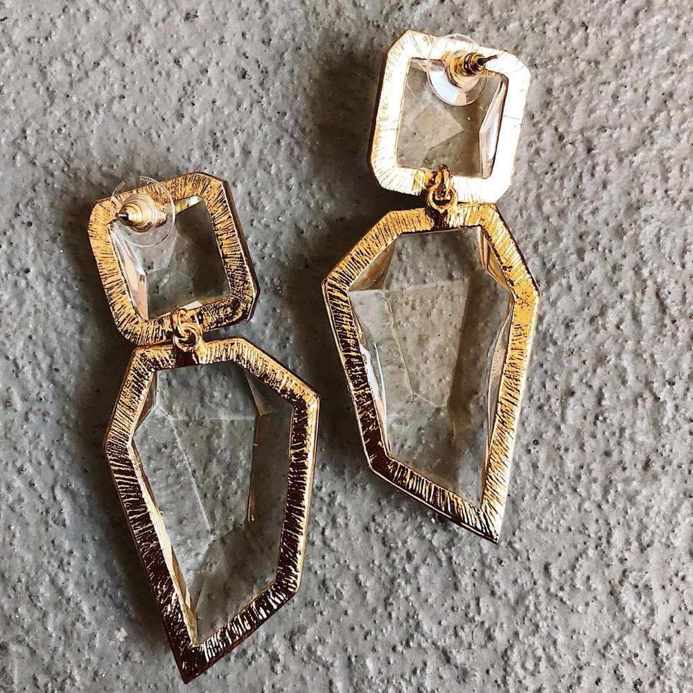 ♦️Available♦️Beautiful gold earrings!! - Picture 5 of 8